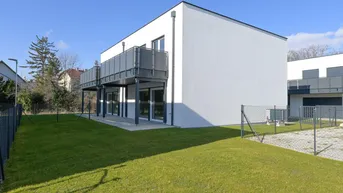Expose Moderne Doppelhaushälfte mit Garten, 2 Stellplätzen und Balkon - Provisionsfrei!!