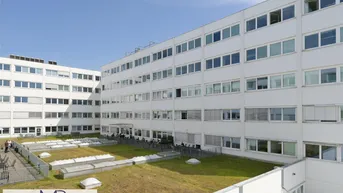 Expose Helle Büro- oder Werkstattflächen mit Rampe