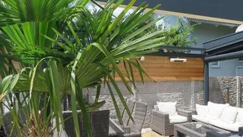 Expose Traumhaft LUXURIÖS AUSGESSTATTETES SMART EFH in Leopoldsdorf: Wfl. 196m², 6 Zimmer, Balkon &amp; Terrasse! + PHOTOVOLTAIK ANLAGE mit STROMSPEICHER + beheizter POOL + GARAGE + GRILLPLATZ +