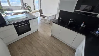 Expose **FERNBLICK + ABSOLUTER FAMILIENTRAUM + Neubau + Klimaanlage + DAN Küche + 5 Zimmer, sonnige Dachgeschosswohnung im 9ten Stock + 2 Dachterrassen 52m²**