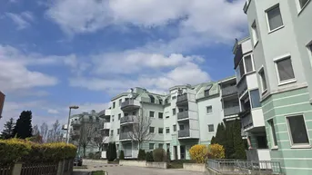 Expose + Traumhafte Fernblickdachterrassenwohnung 80m² + Dachterrasse 5,62 m² + Klimaanlage, moderne Dan-Küche + 4 lichtdurchflutete Zimmer + €219.000 + Tiefgaragenplatz + KOFFER PACKEN UND EINZIEHEN +