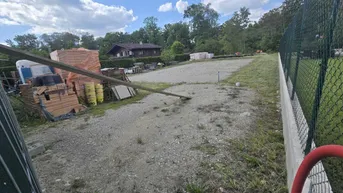 Expose Baubewilligtes Projekt für 3 Reihenhäuser + Grundstück 956m², aufgeschlossen um nur €193.000,-