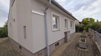 Expose Charmantes Einfamilienhaus 125m² wohnfl. mit 791m² Garten und überdachte Terrasse und Kaminanschluss in Leobersdorf – S-Bahn in der Nähe!