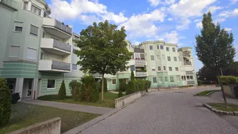 Expose + Traumhafte Fernblickdachterrassenwohnung 80m² + Dachterrasse 5,62 m² + Klimaanlage, moderne Dan-Küche + 4 lichtdurchflutete Zimmer + €199.000,- + Tiefgaragenplatz +
