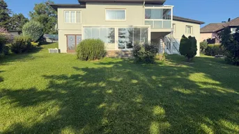 Expose ++ 14 km von Wien Penzing entfernt + Zweifamilienhaus + 325m² Wohnfläche + 1720m² Grundstück + Wintergarten und Terrasse +9 Zimmer + 2 Küchen + Brunnen ++