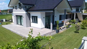 Expose Exklusives Einfamilienhaus (230m²) mit Einliegerwohnung in sonniger Lage in Rudersdorf!