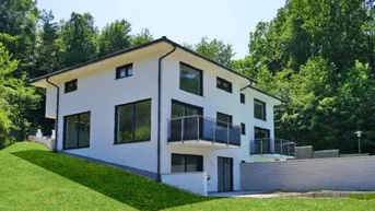 Expose Erstbezug: Schlüsselfertige Doppelhaushälfte mit Pool an der Wiener Stadtgrenze