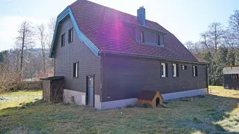 Expose Einfamilienhaus mit Renovierungsbedarf auf teilbarem Grund in idyllischer Grünlage im Irenental