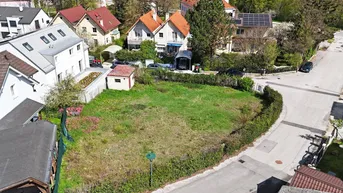 Expose Breitenfurt Ost: Sonniges Eckgrundstück im Ortskern - Aufschließung bezahlt!
