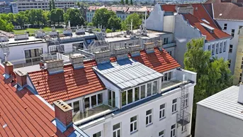 Expose Erstbezug nach Sanierung! Exklusives Penthouse mit 2 Dachterrassen in ruhiger Hoflage Nähe Bahnhof Meidling