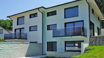 Expose Erstbezug: Schlüsselfertige Doppelhaushälfte mit Pool an der Wiener Stadtgrenze