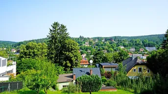 Expose Großes Grundstück in Top-Aussichtslage mit gut vermietbarem Häuschen