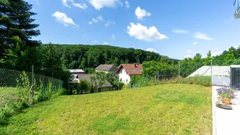 Expose Design trifft Natur: stylische Garten-Maisonettewohnung mit traumhafter Aussicht