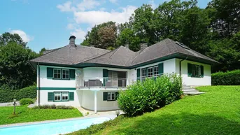 Expose Repräsentative Villa mit Pool und Wellnessbereich in sonniger Waldrandruhelage