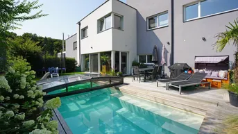 Expose Doppelhaushälfte mit Pool in Ruhelage - Hochwertige Ausstattung!