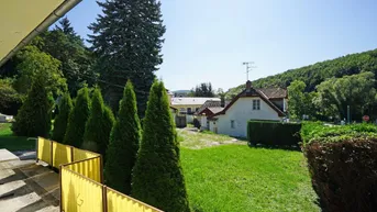 Expose Liegenschaft im Bauland Kerngebiet mit zwei Häusern und Doppelgarage - 400 Meter zum Wienerwaldsee!