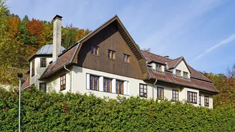 Expose Großzügige 6-Zimmer-Wohnung im charmanten „Adlerhof“ - inkl. Eigengarten und Stellplatz