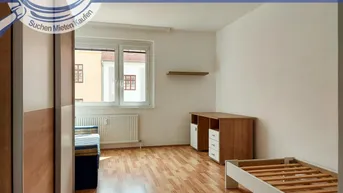 Expose Provisionsfrei - Wohnung mit 4 Studentenzimmern - Mädchen WG!