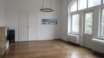 Expose CHARMANTE ALTBAUVILLA MIT GROSSEM GRUNDSTÜCK IN RUHELAGE