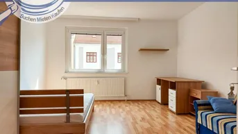 Expose Mädchen WG – Wohnung mit 4 Studentenzimmern!