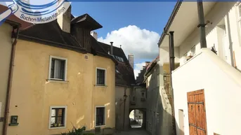 Expose Diese geschichtsträchtigen Stufen…..!