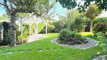 Expose Liebevoller Garten mit Einfamilienhaus