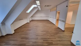 Expose PARKPLATZ-Option(en) im Innenhof / Klimatisiertes, neu ausgemaltes Innenstadt-Büro
