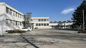 Expose Neuwertige, barrierefreie BÜRO-/ SCHULUNGSflächen mit eigenem Parkplatz-Areal - Variante EG mit OG und UG