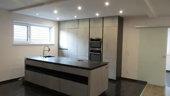 Expose Geschäftslokal mit Maisonette-Wohnung und getrenntem Wohnhaus in der Kurgemeinde Bad Schönau