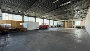 Expose Gut zufahrbare Lagerhalle nahe Schnellstraße S4 / Autobahn A2