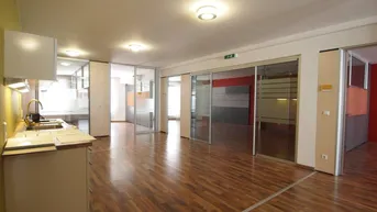 Expose Exklusives 186m² Büro in der Fußgängerzone, ruhig, sonnig und mit bis zu 3 Parkplätzen möglich!
