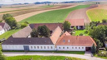 Expose Einzigartiges Land-/Einfamilienhaus mit großem Nebengebäude und prächtigem Garten