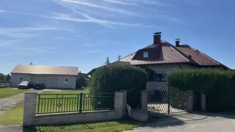 Expose Geräumiges Einfamilienhaus mit großem Grundstück und Mehrzweckhalle in Grafenwörth