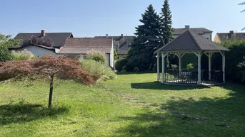 Expose Geräumiges Einfamilienhaus mit traumhaftem Garten und Swimmingpool