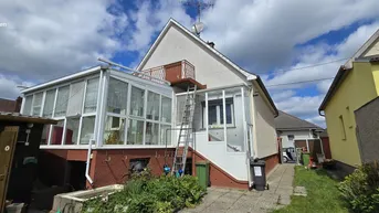 Expose Haus mit Wintergarten!