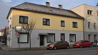 Expose Haus mit großer Wohnung und Geschäft/Büro/Praxis mitten in Amstetten!!!!