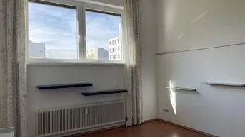 Expose Geschäftslokal in frequentierter Lage mit flexiblen Nutzungsmöglichkeiten!