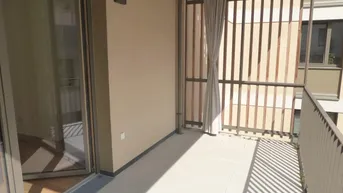 Expose Jetzt einziehen: Gut geschnittene 2-Zimmer-Wohnung mit Balkon, offener Küche und Schlafzimmer mit Schrankraum. Provisionsfrei!