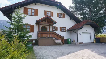 Expose Traumhaft schöne Liegenschaft mit Schneebergblick und weite Weiden - 188m², Garage, Keller, Südterrasse und Garten!