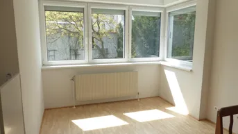 Expose Nahe Sonnbergmarkt - Sonnig - Grünblick - teilmöbliert - Garagenplatz zusätzlich anmietbar