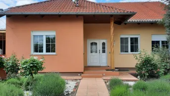 Expose Charmantes Einfamilienhaus mit großem Garten, Keller und Pool - Grundstücksteilung möglich!
