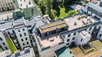 Expose Luxuriöser DG-Wohntraum: 216 m², 3 Zimmer, Balkon &amp; 2 Terrassen