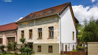 Expose Schlichtes "Amerikanerhaus" mit prachtvollem Naturgarten, Schwimmteich und mit 2 separaten Wohneinheiten !