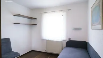 Expose Zwei Bauparzellen!!! Traumhafte Waldrandlage auf 520m Anhöhe - 2.922m² Grund, top saniertes Wochenendhaus und eigener Waldanteil!