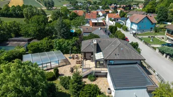 Expose EINZIGARTIGE LIEGENSCHAFT - VILLA FÜR NATURLIEBHABER IN TRAUMHAFTER RUHELAGE MIT GROSSEM GRUND BEI WIEN ZU KAUFEN