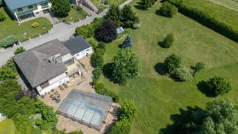 Expose EINZIGARTIGE LIEGENSCHAFT - VILLA FÜR NATURLIEBHABER IN TRAUMHAFTER RUHELAGE MIT GROSSEM GRUND BEI WIEN ZU KAUFEN