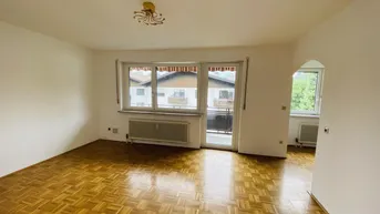 Expose Sanierungsbedürftige 3-Zimmer-Wohnung mit Balkon