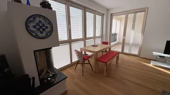 Expose Neuwertige 2-Zimmer-Eigentumswohnung mit Kamin, Loggia und Garage