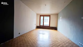 Expose Sanierungsbedürftige 3-Zimmer-Wohnung mit optimaler Aufteilung in Toplage