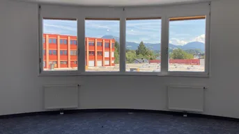 Expose Arbeiten mit Weitblick – frisch renovierte Büroetage, hell, zentral